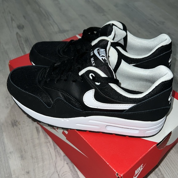 Air Max 1 🖤 - Picture 6 of 8